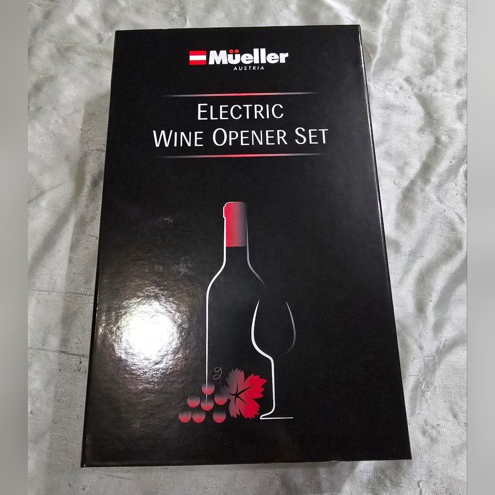 NIB Mueller Electric Rechargeable Wine Opener Set W/ Corkscrew & Accessories